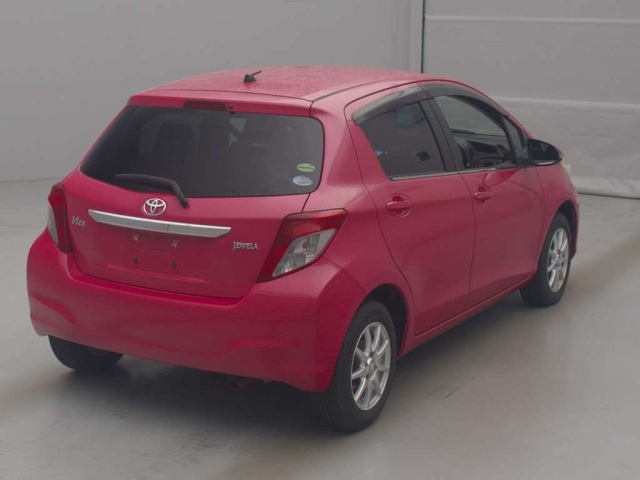 TOYOTA VITZ 2012