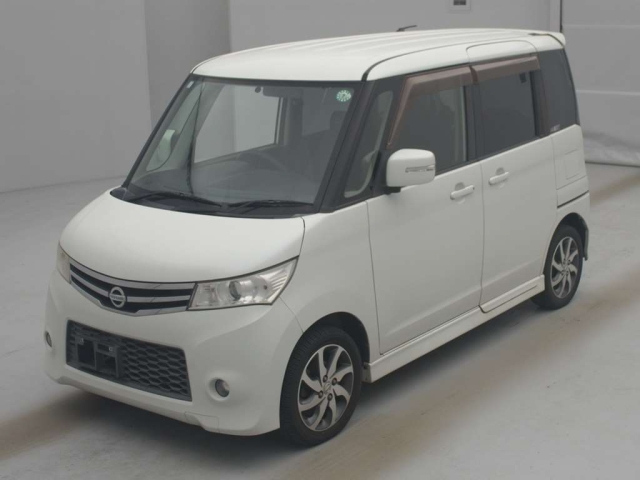NISSAN ROOX 2011