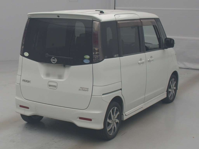 NISSAN ROOX 2011