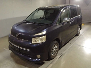 TOYOTA VOXY 2010