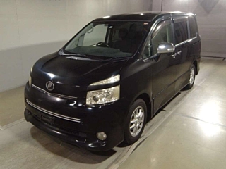 TOYOTA VOXY 2010