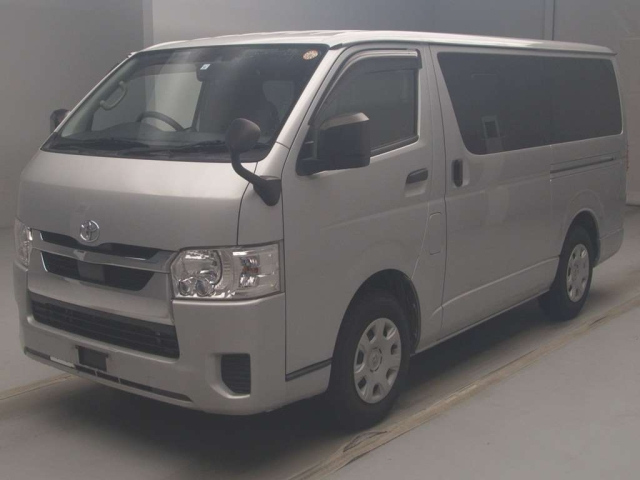 TOYOTA HIACE VAN 2020