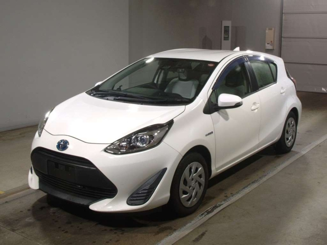 TOYOTA AQUA 2018
