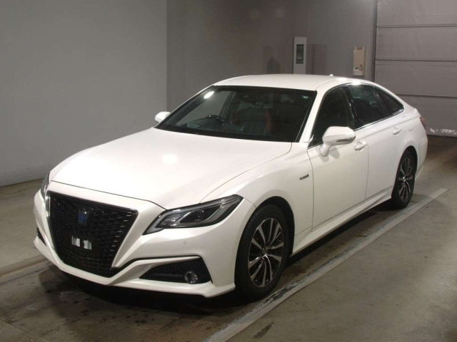 TOYOTA CROWN 2018