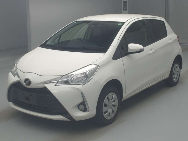 TOYOTA VITZ 2018