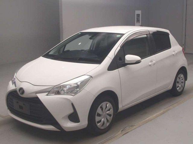 TOYOTA VITZ 2019