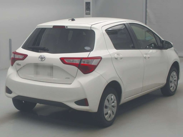 TOYOTA VITZ 2018