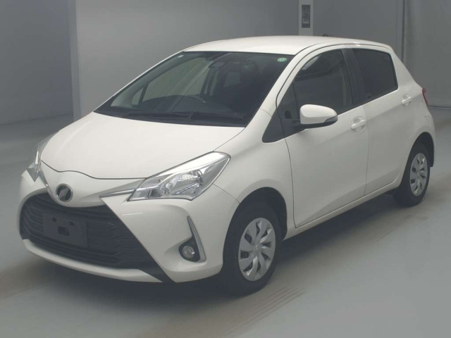 TOYOTA VITZ 2018