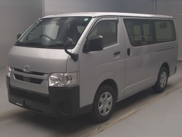 TOYOTA HIACE VAN 2023