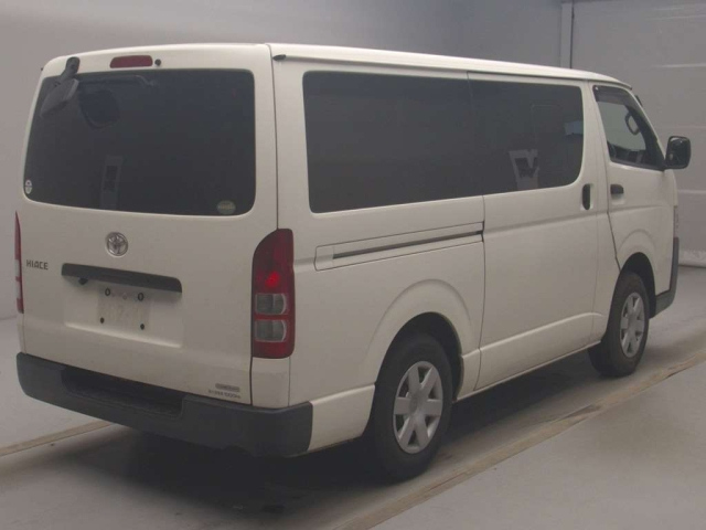 TOYOTA HIACE VAN 2017