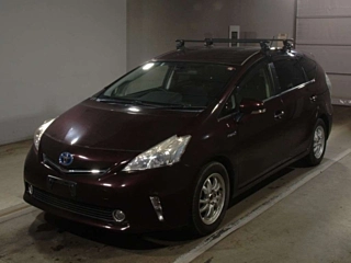 TOYOTA PRIUS ALPHA 2014