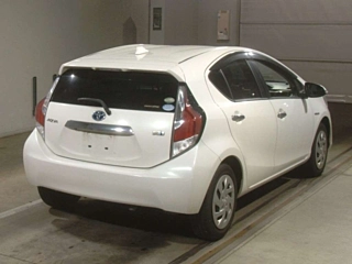 TOYOTA AQUA 2017