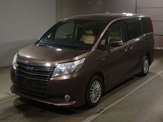 TOYOTA NOAH 2014