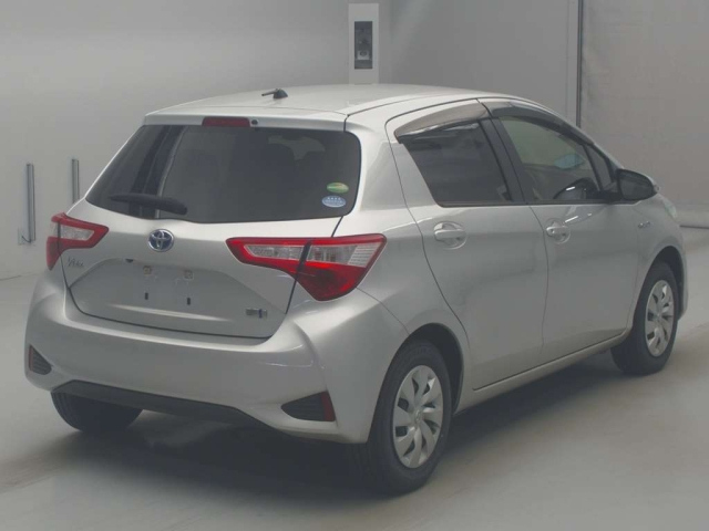 TOYOTA VITZ 2018