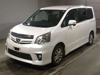 TOYOTA NOAH 2012