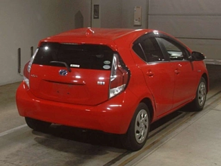 TOYOTA AQUA 2016