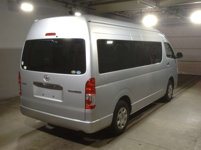 TOYOTA HIACE 2016