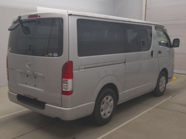 TOYOTA HIACE VAN 2020