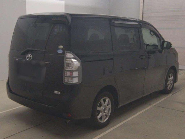 TOYOTA VOXY 2012