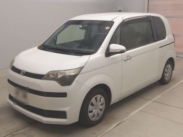 TOYOTA SPADE 2013