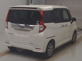 TOYOTA ROOMY 2017