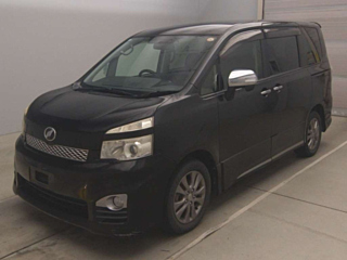 TOYOTA VOXY 2012