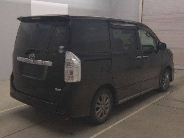 TOYOTA VOXY 2012