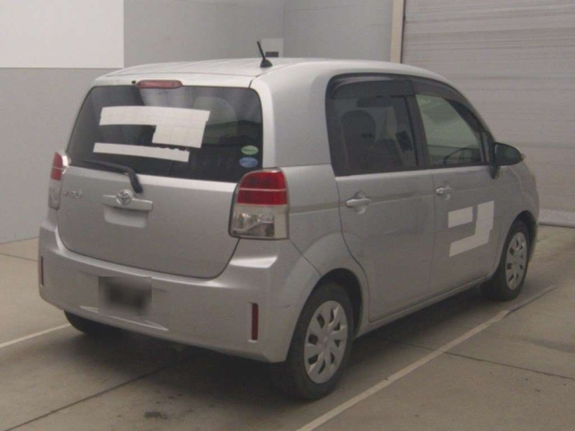 TOYOTA SPADE 2013