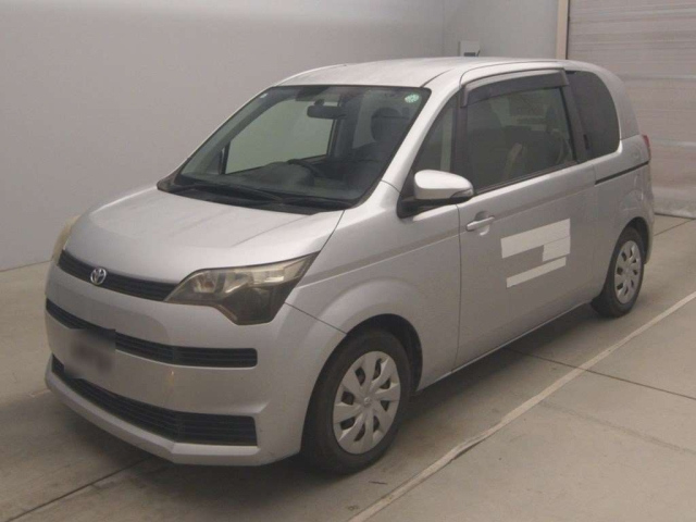 TOYOTA SPADE 2013
