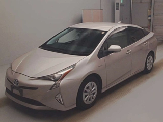 TOYOTA PRIUS 2016
