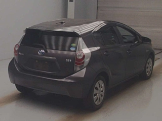 TOYOTA AQUA 2012