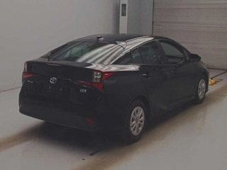 TOYOTA PRIUS 2021