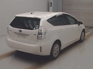 TOYOTA PRIUS ALPHA 2013