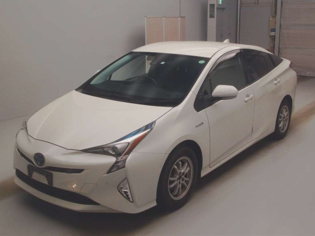 TOYOTA PRIUS 2018