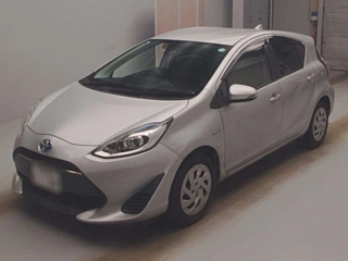 TOYOTA AQUA 2017