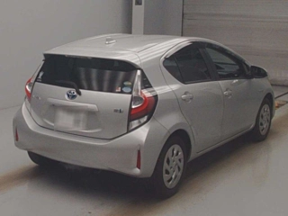 TOYOTA AQUA 2017