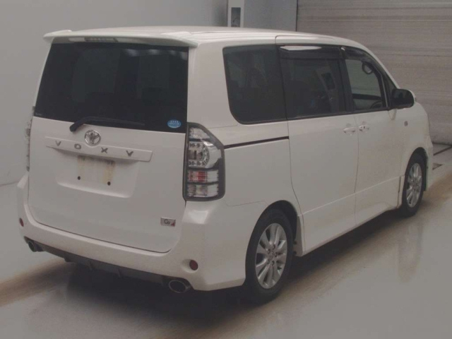 TOYOTA VOXY 2012