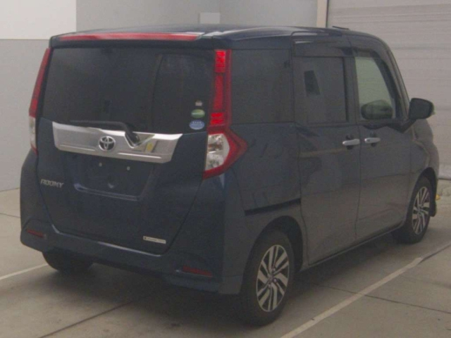 TOYOTA ROOMY 2017