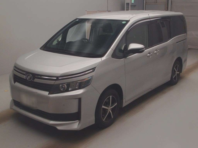 TOYOTA VOXY 2015