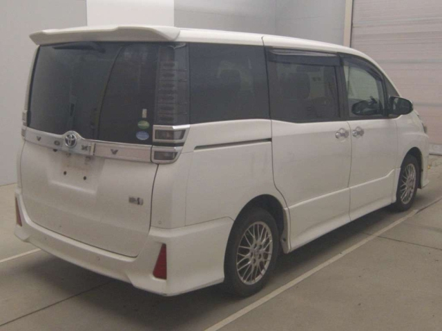TOYOTA VOXY 2020