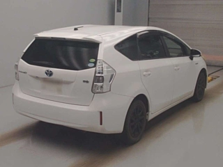 TOYOTA PRIUS ALPHA 2012