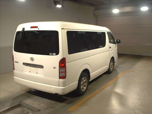 TOYOTA HIACE 2009