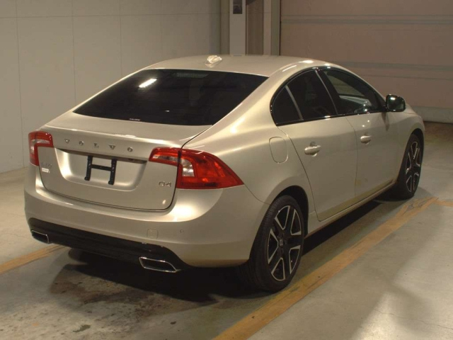 VOLVO S60 2017
