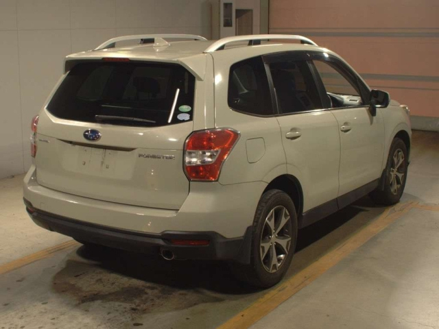 SUBARU FORESTER 2015
