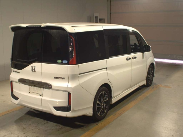 HONDA STEP WAGON 2015