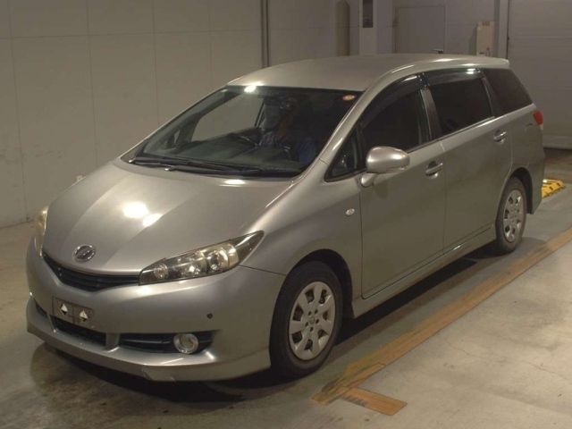 TOYOTA WISH 2010