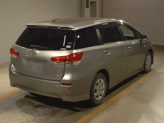 TOYOTA WISH 2010