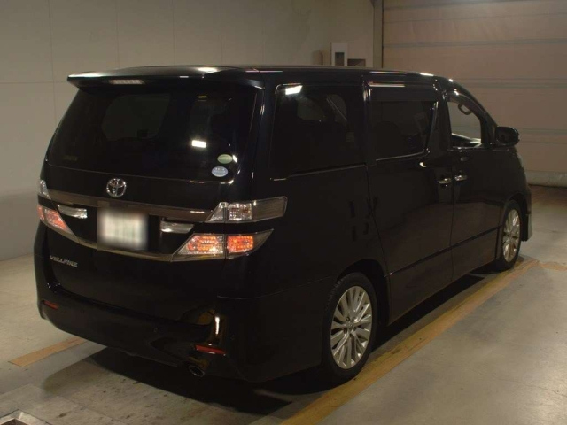 TOYOTA VELLFIRE 2013