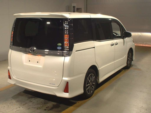 TOYOTA VOXY 2016