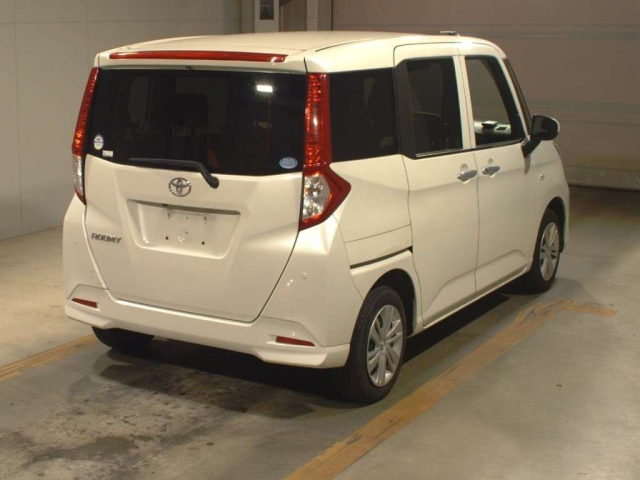 TOYOTA ROOMY 2021